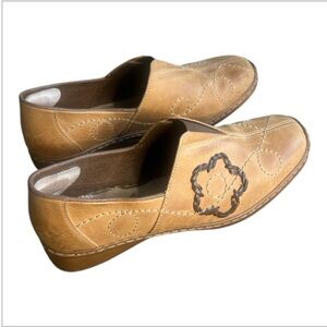 Rieker Tan Leather Slip-On Loafers Shoes Floral Stitch Comfort Size EU 40